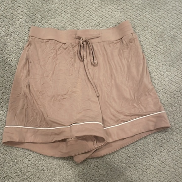 Cozy Earth pajamas set - Picture 3 of 4